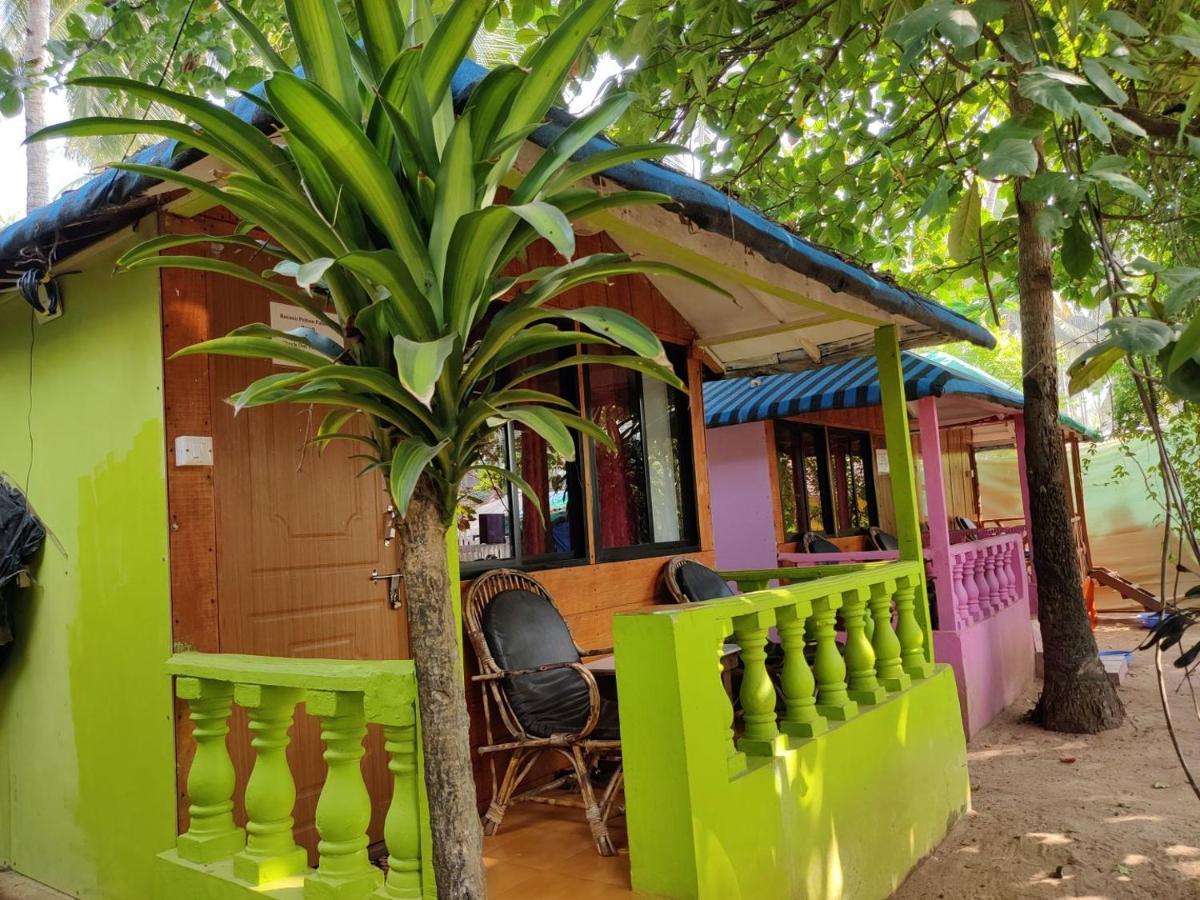 Rococo Pelton beach huts&Hostel Palolem Beach goa Zimmer foto